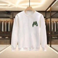 M HARF BASKILI BEYAZ SWEATSHİRT
